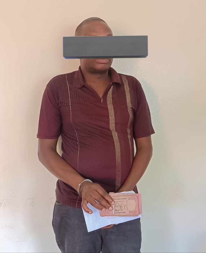 Cash bari bunywere mu ijoro rimwe zitumye bibagendekera bityo? Yayayayayayah! 
___________
RIB yafunze Mutware Francois ushinzwe imari n’ubutegetsi mu Murenge wa Kigali na Uwimana Jean ushinzwe icungamutungo muri uwo Murenge. Ni nyuma yo gufatirwa mu cyuho bakira ruswa kugira ngo