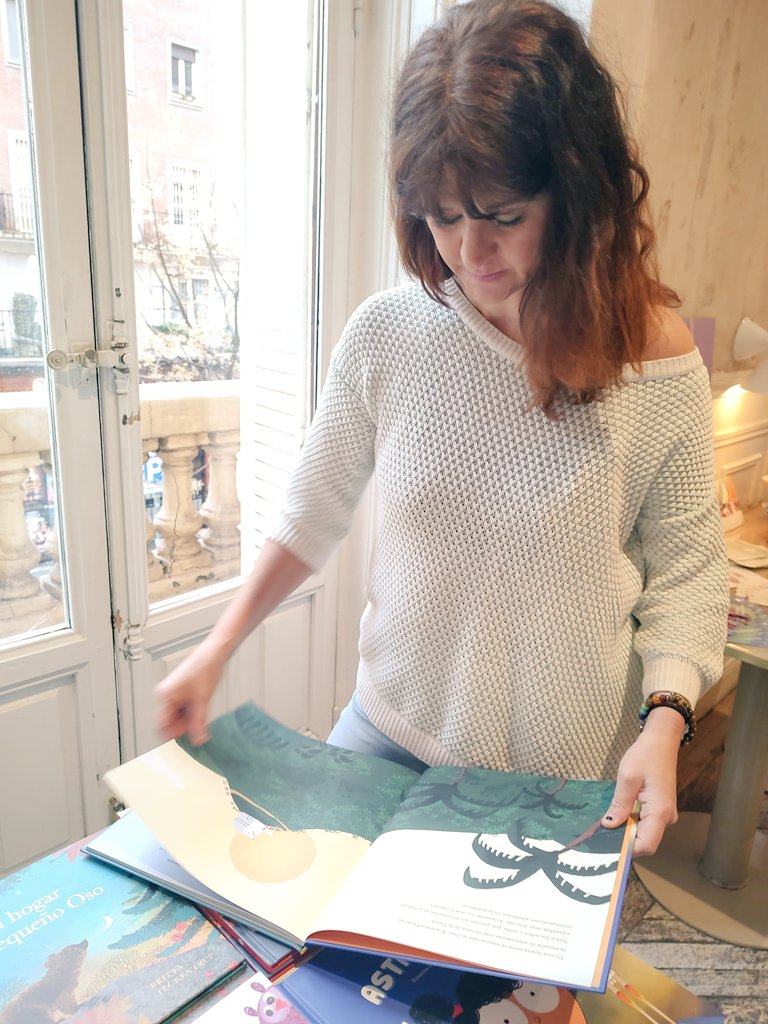 Hoy me he ido de evento con <a href="/NubeochoE70091/">NubeOcho Ediciones</a> . Editorial que me encanta, y ver de primera mano las novedades que van a llegar , es un privilegio. 💙 
#novedades #libreria #librera #libreriadebarrio #Madrid