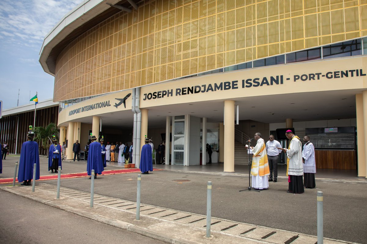 Le Président de la République, S. E. <a href="/oliguinguema/">Brice Clotaire Oligui Nguema</a>, est arrivé, ce mardi 18 mars 2025, dans la province de l'Ogooué-Maritime où il a procédé au baptême de l'aéroport international de Port-Gentil du nom de Joseph Rendjambe Issani, digne fils de la localité et acteur politique de