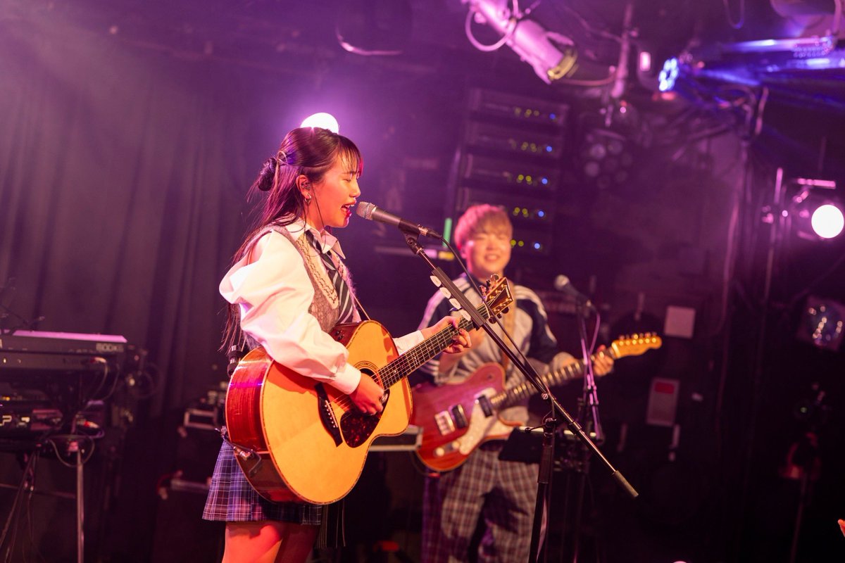 ２時間ライブして
２時間サイン会してた。🤣
eggman来てくださった皆様
ありがとうございました！！！！！！！！！！
これからも一緒に、生きてこーーなーー！！！！！！！