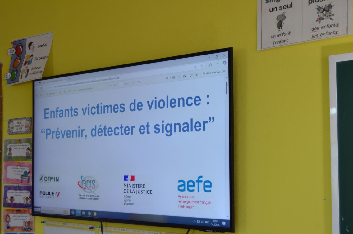 FranceMacedoine's tweet photo. Atelier important à l'École Française Internationale de #Skopje sur la lutte contre les violences faites aux enfants ! Collaboration entre plusieurs institutions > #OFMIN #AEFE #DCIS pour une meilleure protection. 🇫🇷🇲🇰#ProtectionEnfance #Sécurité #EFIS https://t.co/dnPzExRX8A