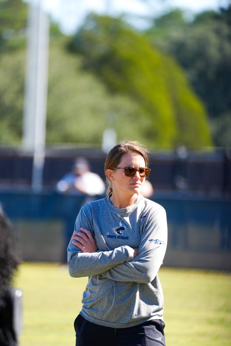 csubucs_wsoccer's tweet image. Happy ๐๐๐ญ๐ข๐จ๐ง๐๐ฅ ๐๐ญ๐ก๐ฅ๐๐ญ๐ข๐ ๐๐ซ๐๐ข๐ง๐๐ซ ๐๐จ๐ง๐ญ๐ก to our Athletic Trainer, Becca Goldman
#BucStrong