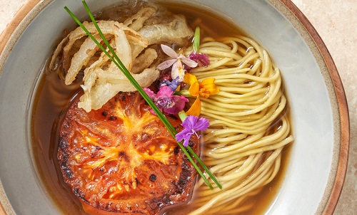 17 years after Ippudo first took New York by storm with its rich Hakata-style tonkotsu, founder Shigemi Kawahara is swapping pork bones for plants.
Read more at Cititour.com. Link here:  cititour.com/.../Ippudo-V-B…
Photo: ippudo V
#ramen #vegan #nyc