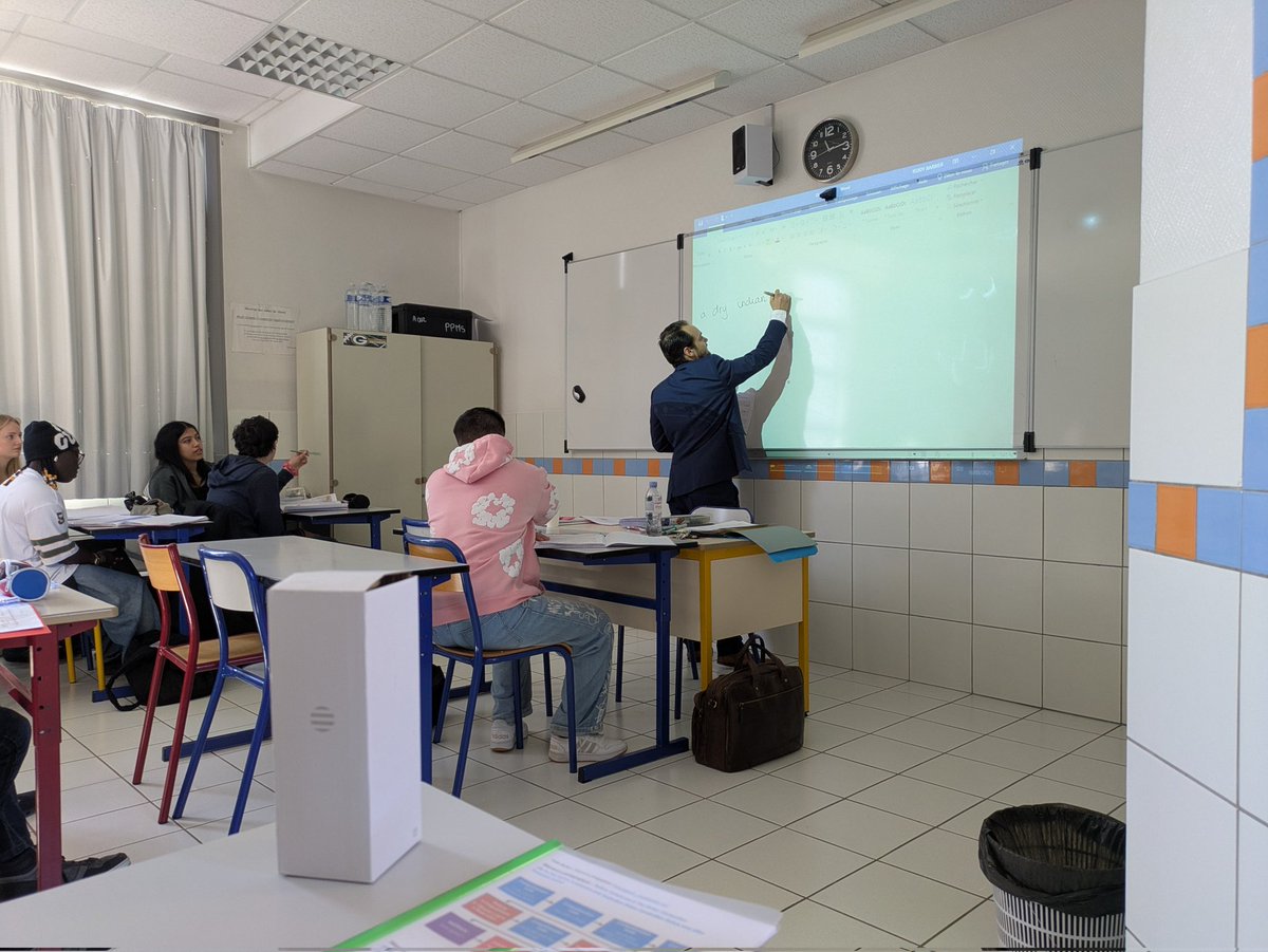 FrExchange's tweet photo. Today, our last full day in Saint-Quentin, we spent the day seeing what French school/classes/students are like. https://t.co/rlaEdf0AC0