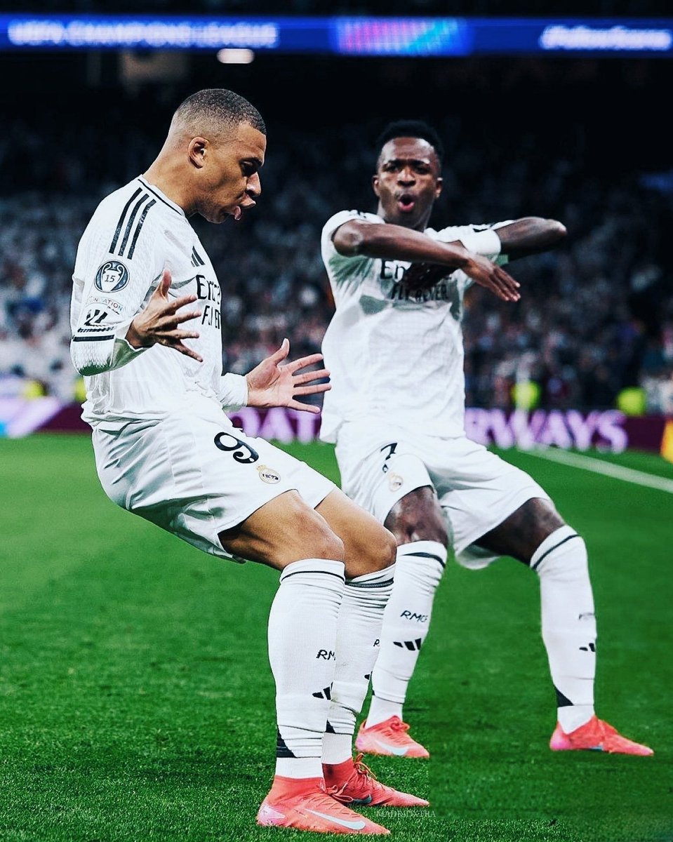 "Rodri, is he a Ballon d'Or player?"

See how the prestigious award in football continues to lose its stature

After years of Messi being fraudulently awarded, it was time to restore its honor, but boom they gave it to PRodri

It will sink even low if the agenda by Barca fans is