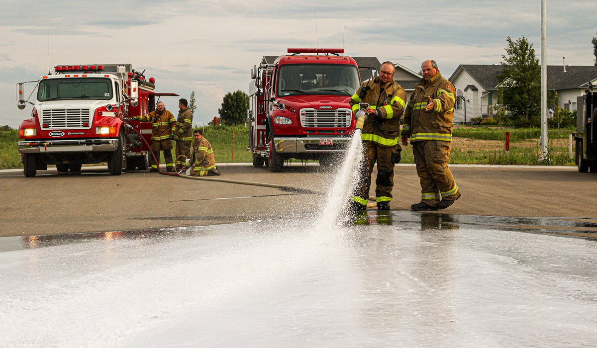 🚒💦 The 2nd Annual Fire Ball is coming in hot on April 12 in Killam—but don’t worry, we’ve got it under control! Join us for a night of dinner, dancing, and celebrating our local firefighters who keep our communities safe. 💦🚒

🎟️ Tickets: eventbrite.com/e/fress-annual….