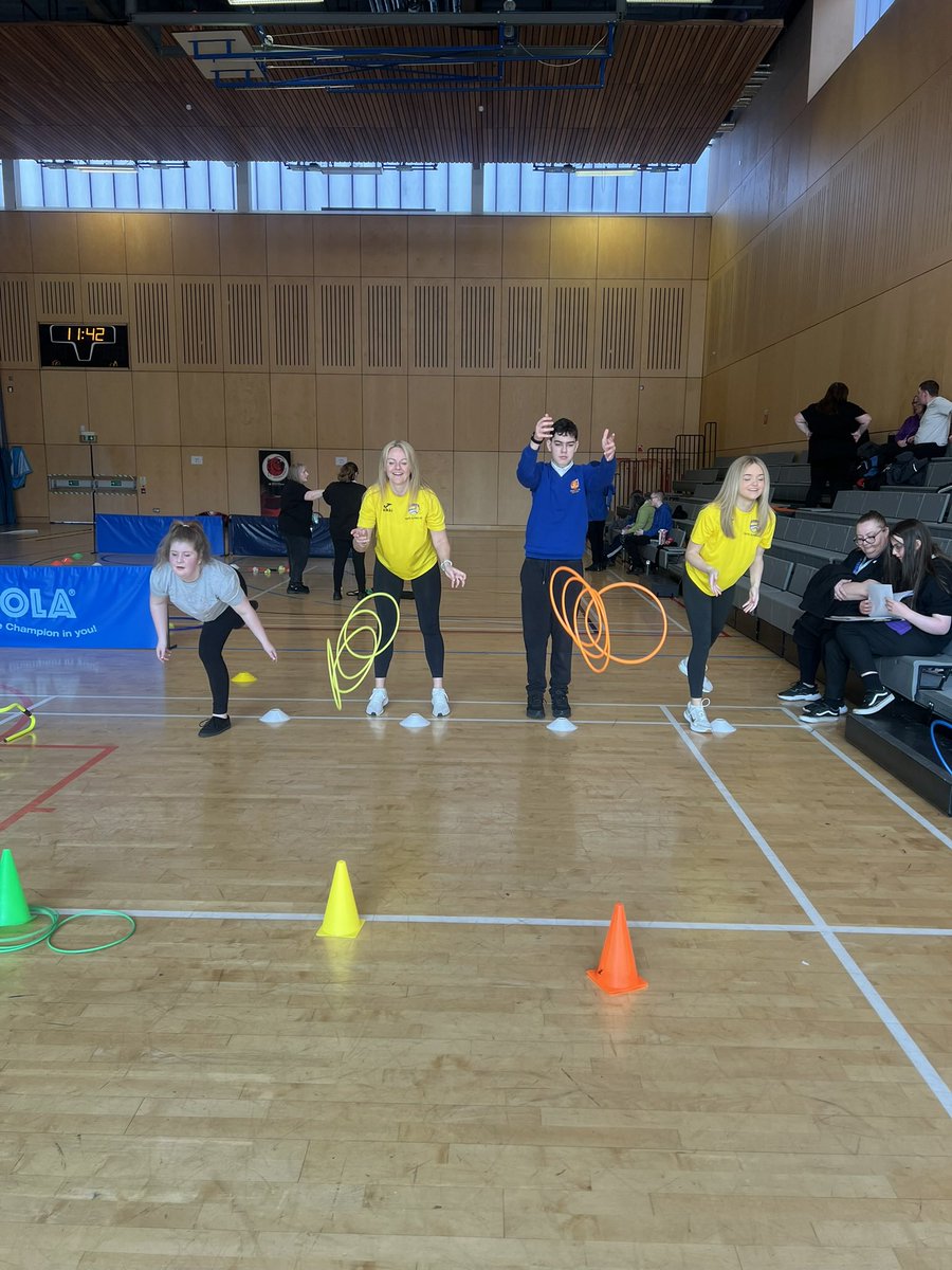 NAathleticsclub's tweet photo. We had the best fun coaching at the @NAActiveSchools ASN festival!  Thanks to our terrific leaders and coaches. Thank you AS for having us at such a fun and busy event ☺️💜🖤💛 #NAACdevelopment #NAACinclusion @SALinclusion @NA_ASCPO https://t.co/s35xU0QKx6