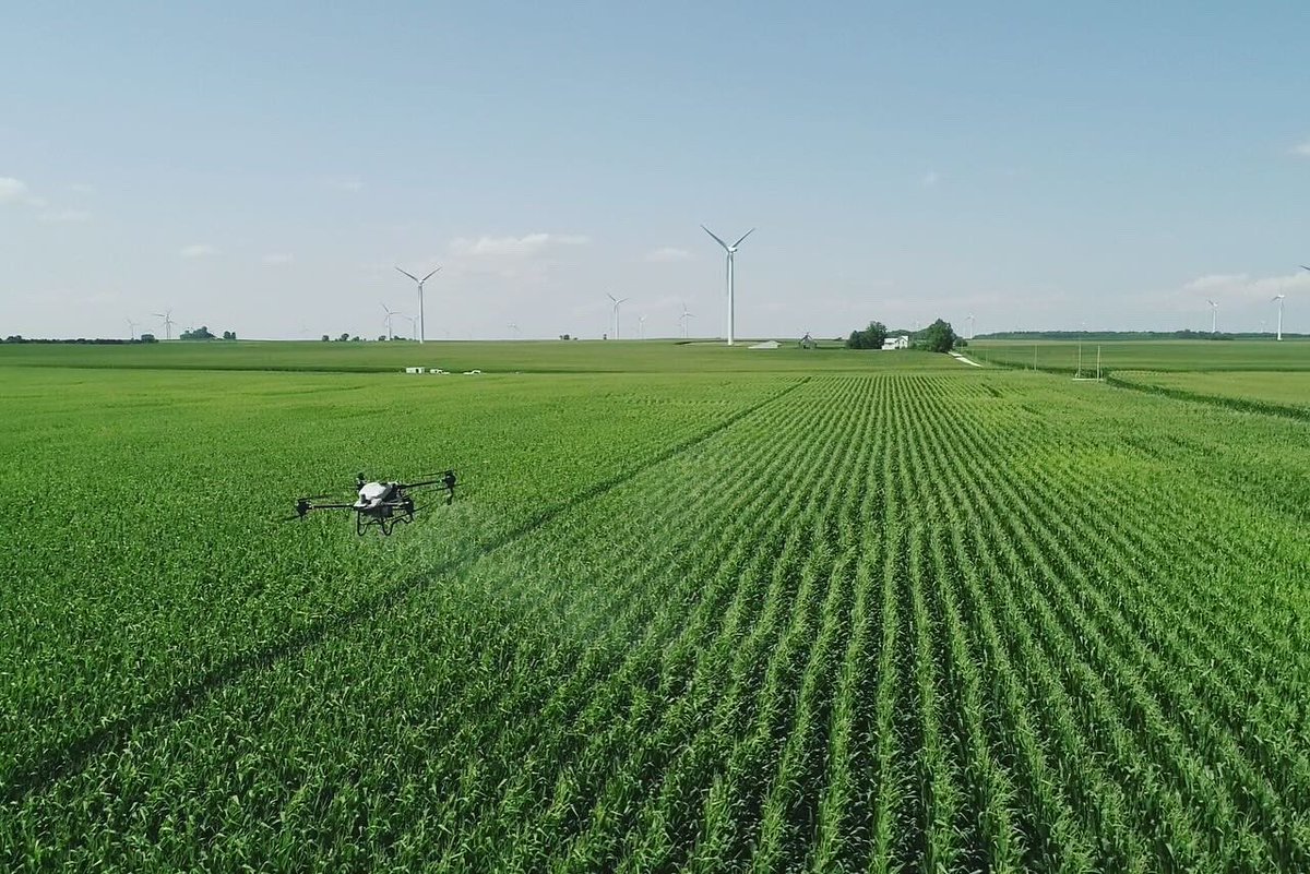 It’s National Ag Day! We’re getting excited and geared up for this season! It will be upon us quickly with this nice weather we’ve been having! Here’s some pictures from last fungicide season! #nationalagday #dronespraying