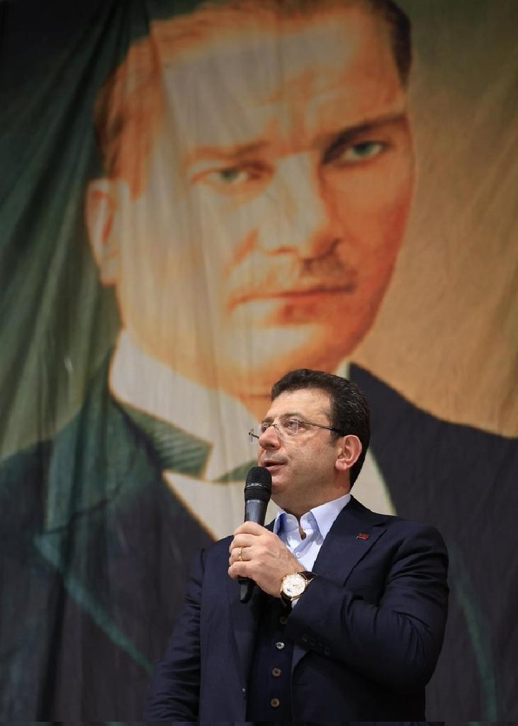 Ben 6 yıllık tıpın gelmişim 3. Sınıfına sistemin adamı değilim diye o kadar emeğim iptal edilebilir buradan onu anlıyorum. Parti işi değil bu vicdanı olan herkes Ekrem Imamoglunun yanında olmalıdır