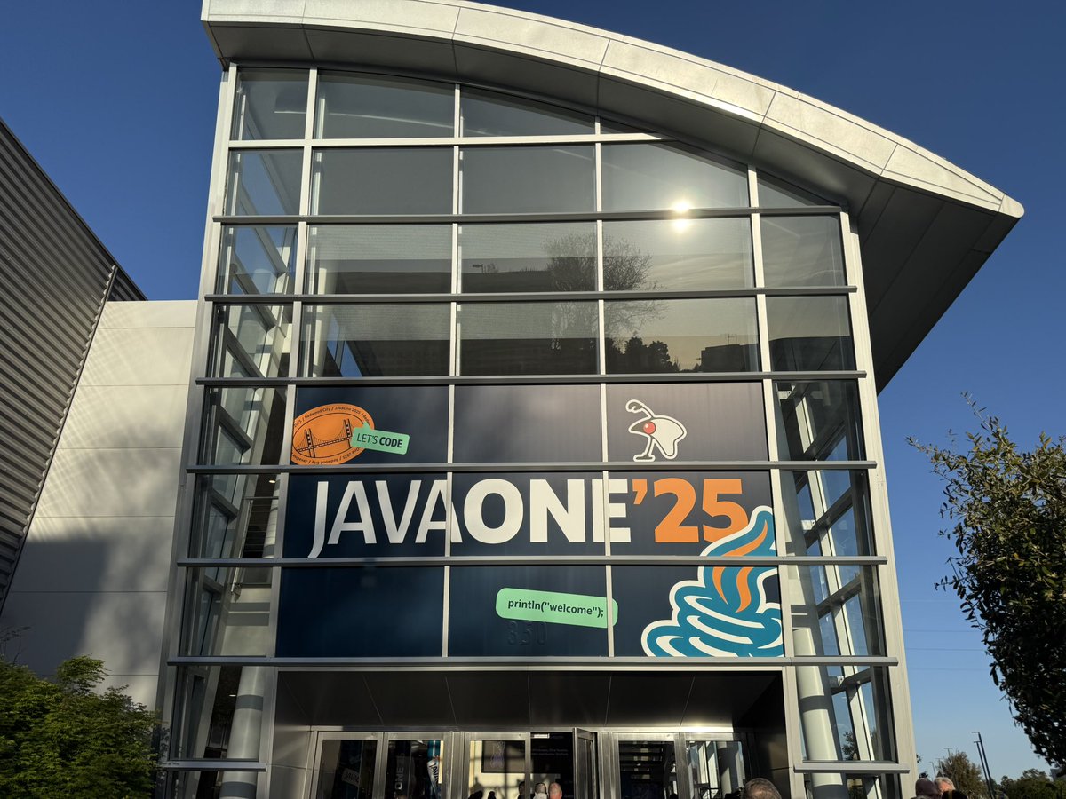 betoSalazar's tweet image. Ready for a great and only @JavaOne  2025 launching #Java24