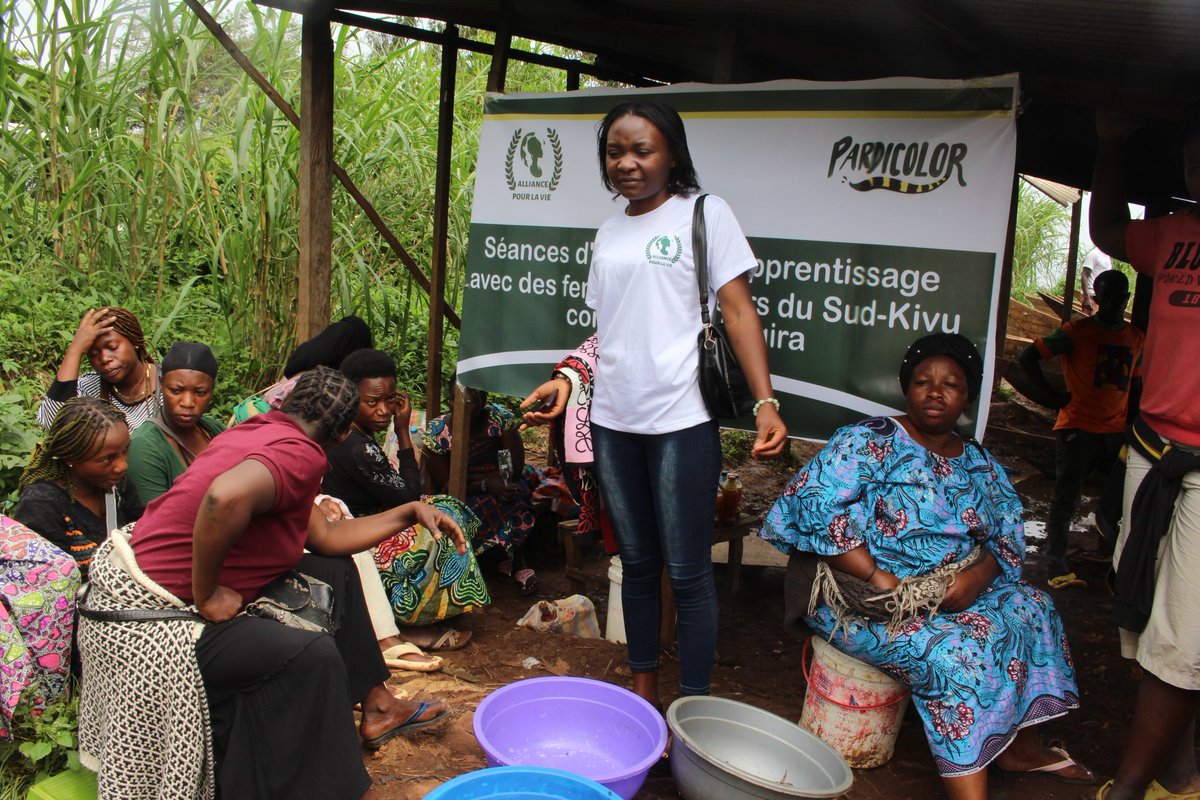 alliancevierdc's tweet photo. Séances d'écoute et d'apprentissage avec les femmes pêcheurs de Bagira, S-K
L'ONG Alliance pour la Vie s'engage aux côtés des femmes pêcheurs pour mieux comprendre leurs défis et renforcer leurs compétences.
💪 Tous pour une pêche durable et une autonomisation économique réussie https://t.co/mxfDOQL6UV