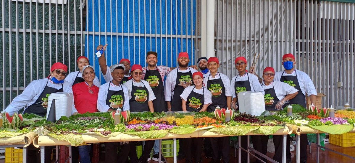 cadenadefriopa's tweet image. Gracias a todas las universidades y sus chefs por hacer posible la Mega Ensalada de 6,175 libras 🥗
#SomosMerca #ConPasoFirme 🇵🇦
#usmapanama
#uippanama
#upanama
#umaritima
#itsepma
#uganexa
#ISACPanamá