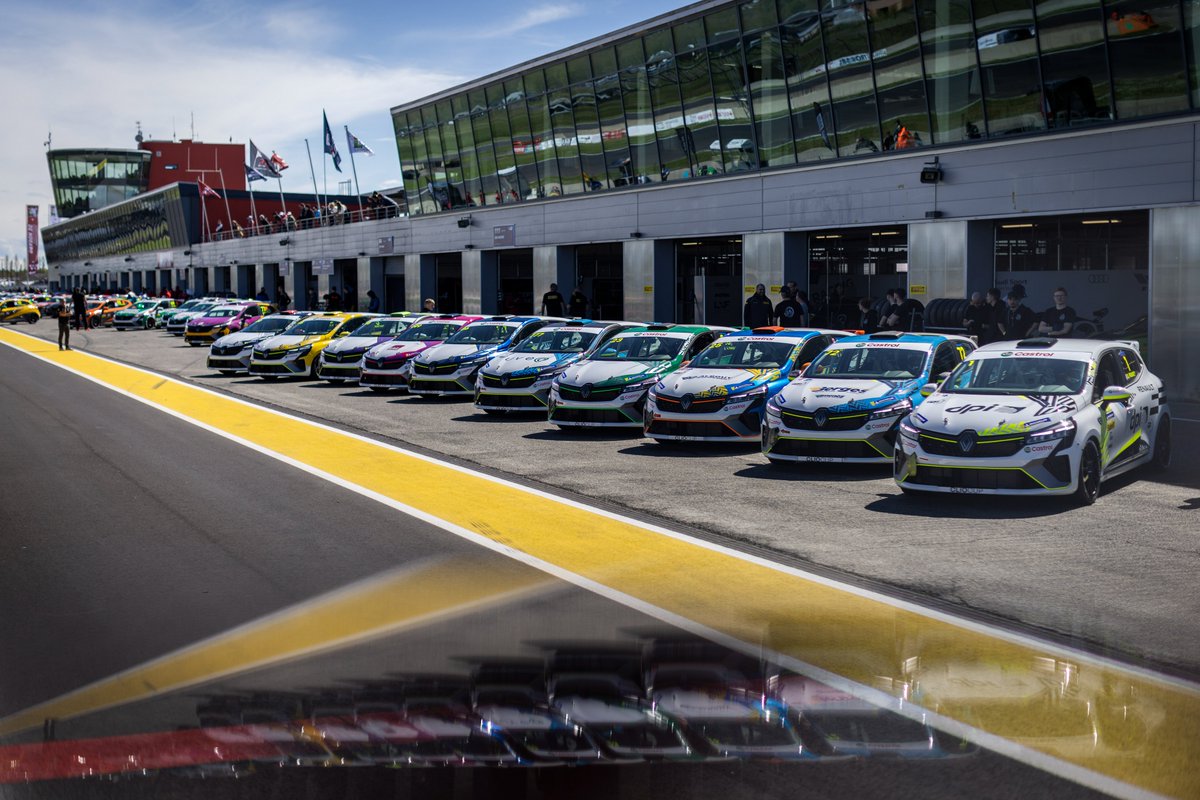⏳ One month to go before the #ClioCup Series field gathers again at Circuit Paul Armagnac de Nogaro for the first briefing, then the first round of the season!