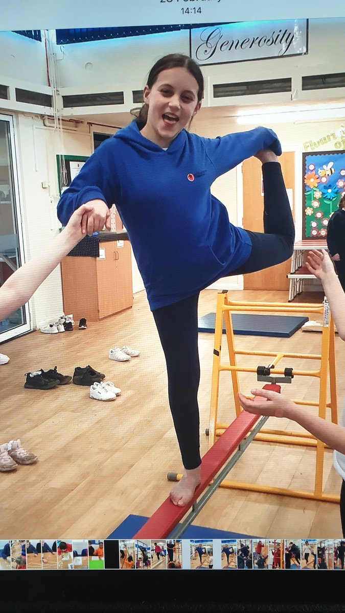 LHoughtonPrimary tweet media