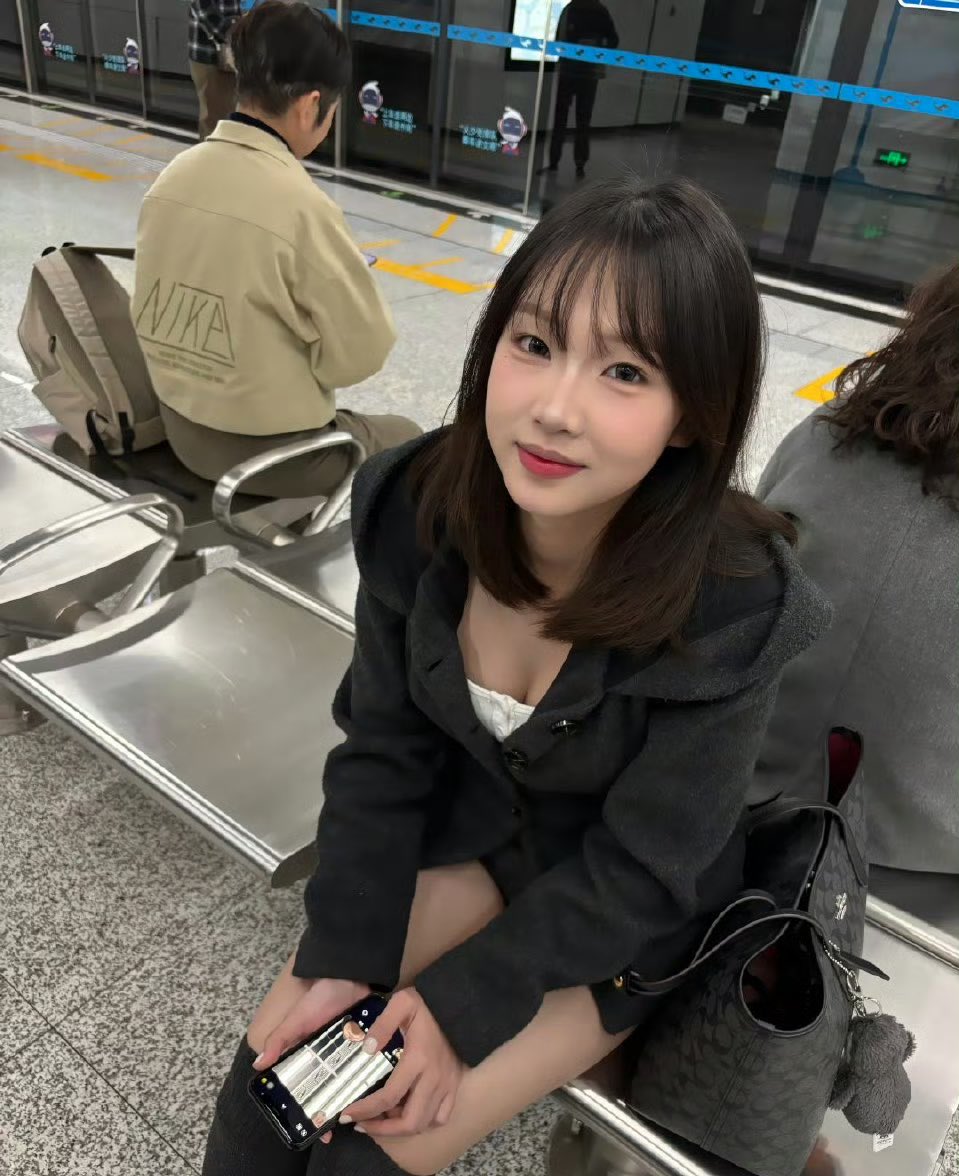 sharkface2024's tweet photo. 骚女万里挑一 https://t.co/4goCnXrDLa