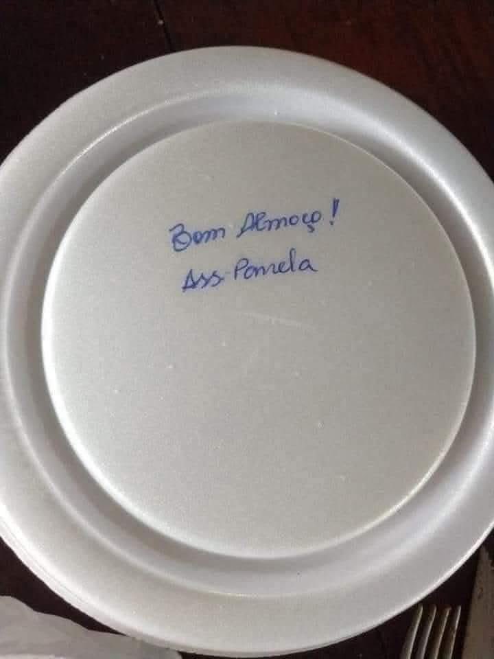 até eu explicar que ta escrito assado de panela já fiquei solteiro..