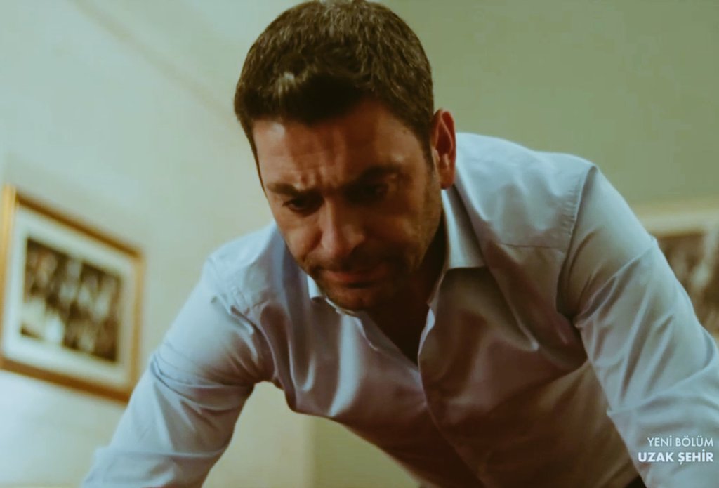 "Ama bu kadına tutkun olup, yaklaşmadan yaşamak seni bitirecek"❤️‍🩹

• #UzakŞehir • #Çihal