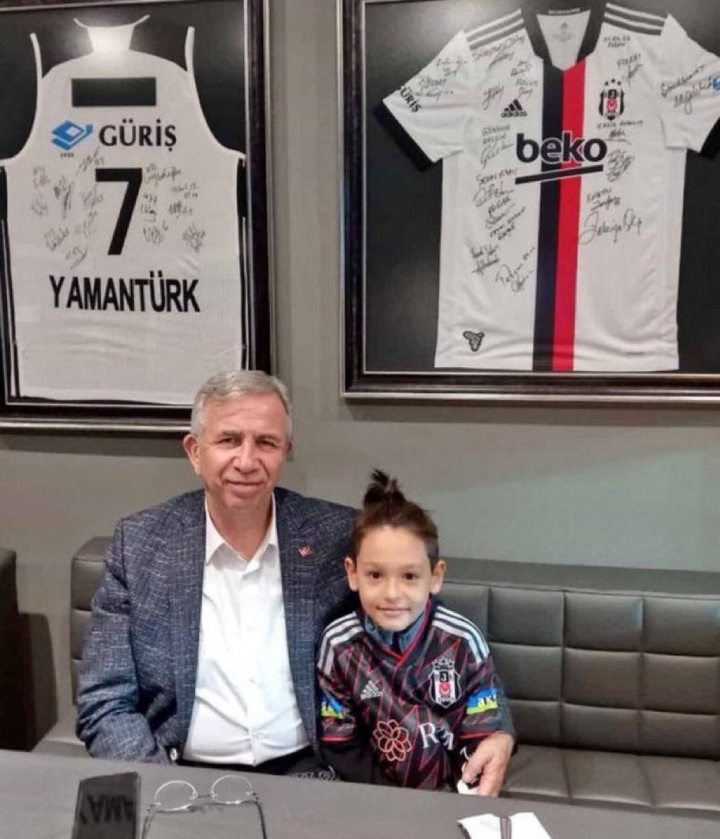 Mansur Yavaş: “Ben Beşiktaş taraftarıyım.”