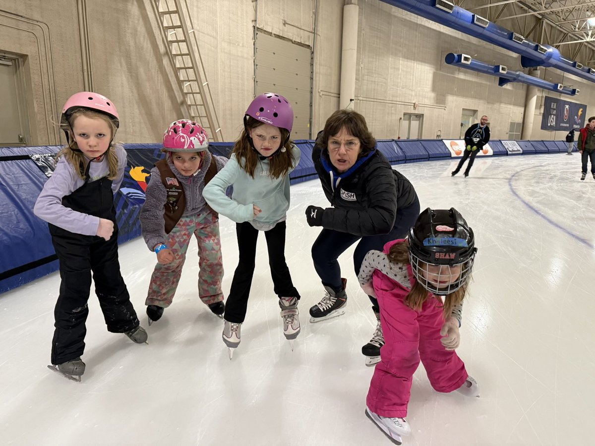 Last Wednesday was National Girl Scout Day, and Bonnie had an amazing time celebrating with Troop 37558! 🎉 
DASH’s core belief is to BE Active and BE Engaged in the community, and we’re so happy Bonnie could support the troops on such a special day!
