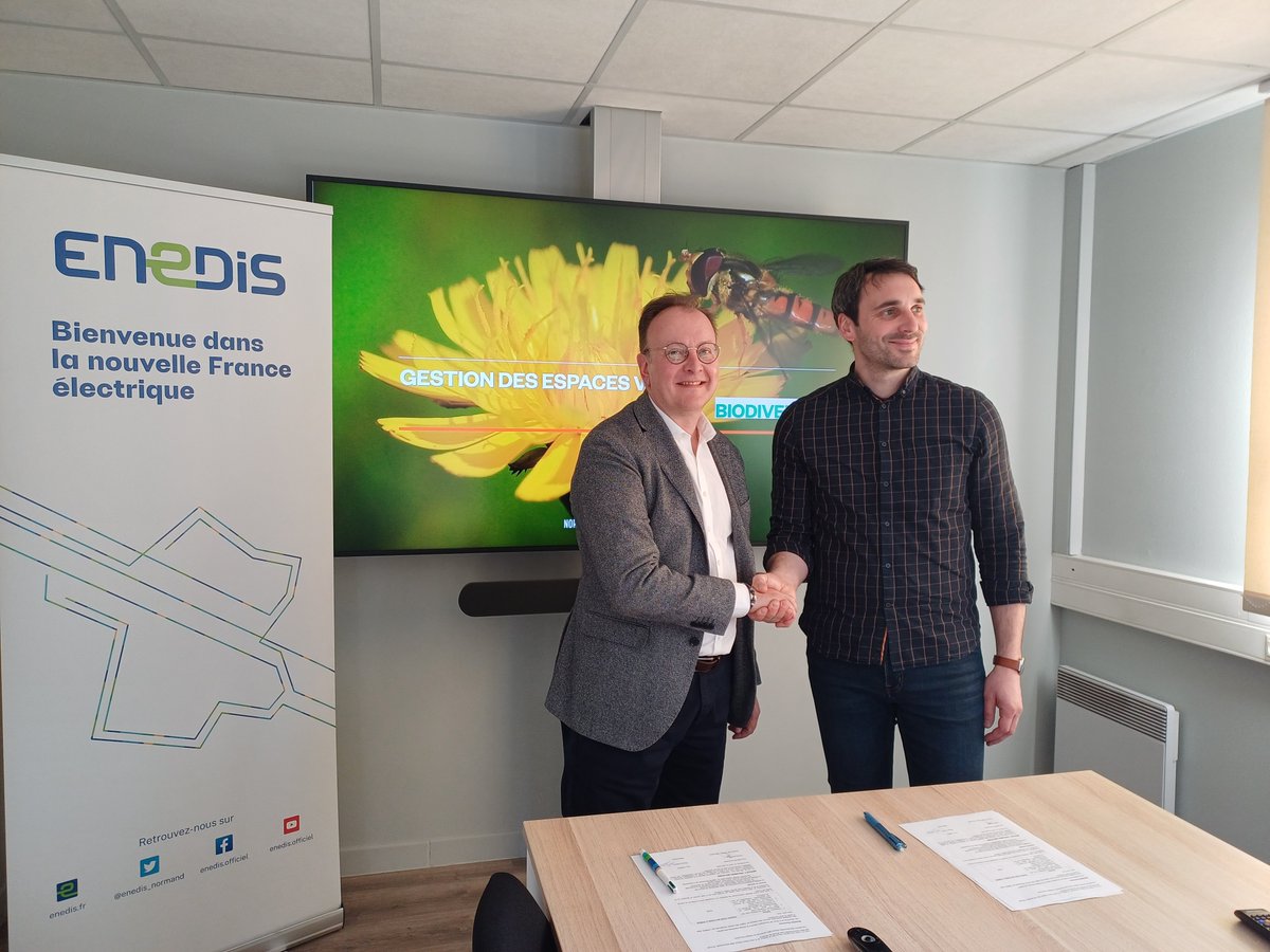 🌿Agir pour l'#environnement🌿
<a href="/enedis/">Enedis</a> #Normandie est fière de signer cette convention de partenariat avec l'Agence Normande de la Biodiversité et du Développement Durable Différentes actions mises en place dont la gestion différenciée d'espaces verts sur nos sites. #biodiversité