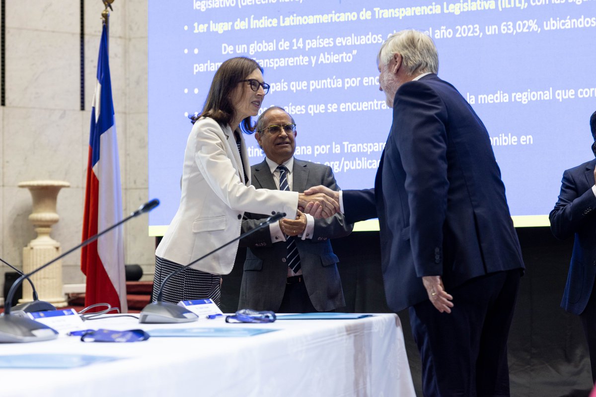 La XXVIII Comisión Parlamentaria Mixta UE-Chile🇪🇺🇨🇱 debatió sobre democracia y derecho internacional frente a la guerra en Ucrania, y la importancia del comercio e inversiones UE-Chile que promuevan seguridad energética y económica frente a un escenario complejo global.