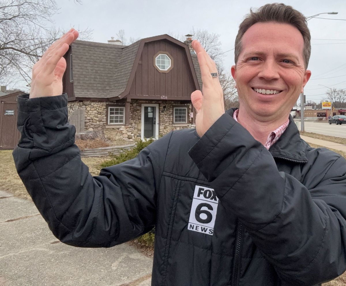 FOX6 News (@fox6now) on Twitter photo We've always known FOX6's <a href="/BretLemoine/">Bret Lemoine</a> was a strong reporter. Today's he's doing the heavy lifting on a tiny house that's up for sale in Waukesha. Check out his report on FOX6 News at 6 -- Tuesday. We've always known FOX6's <a href="/BretLemoine/">Bret Lemoine</a> was a strong reporter. Today's he's doing the heavy lifting on a tiny house that's up for sale in Waukesha. Check out his report on FOX6 News at 6 -- Tuesday.