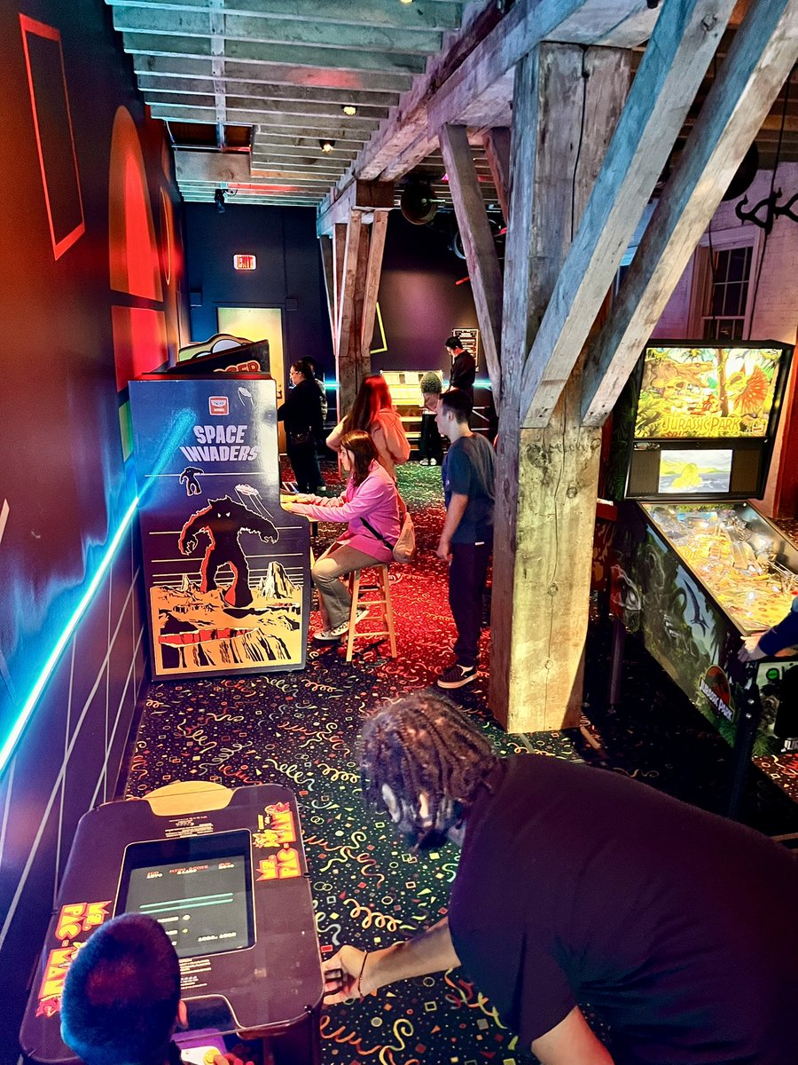 A group of WO Virtual Academy learners recently went on an outing to Frederik Meijer Gardens and the Grand Rapids Museum.  

Participants had a great time exploring these West Michigan venues and developing connections with their classmates!