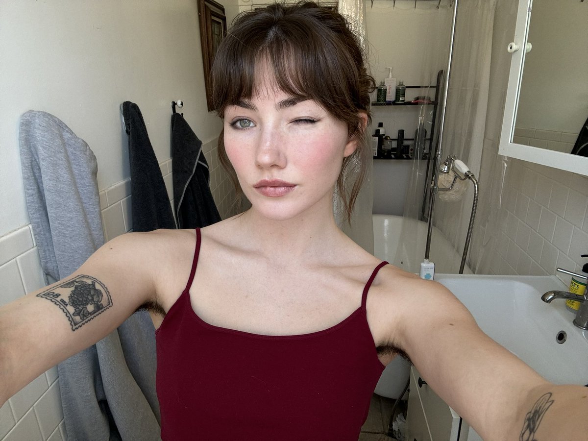 Emily Barnes tweet media