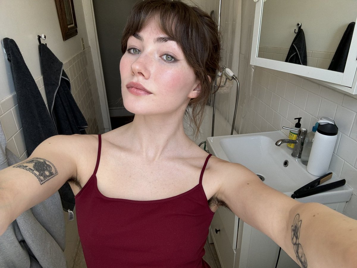 Emily Barnes tweet media