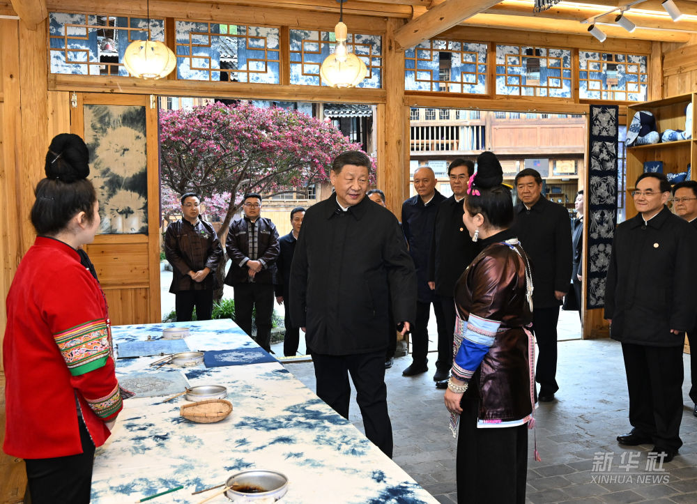 ChineseEmbinUS's tweet photo. President Xi Jinping has stressed that areas with large #ethnic minority populations should preserve their distinctive culture and let it shine through the integrated development of culture and tourism, when inspecting #Liping County, southwest China's #Guizhou Province.
@iloveguizhou @DiscoverGuizhou