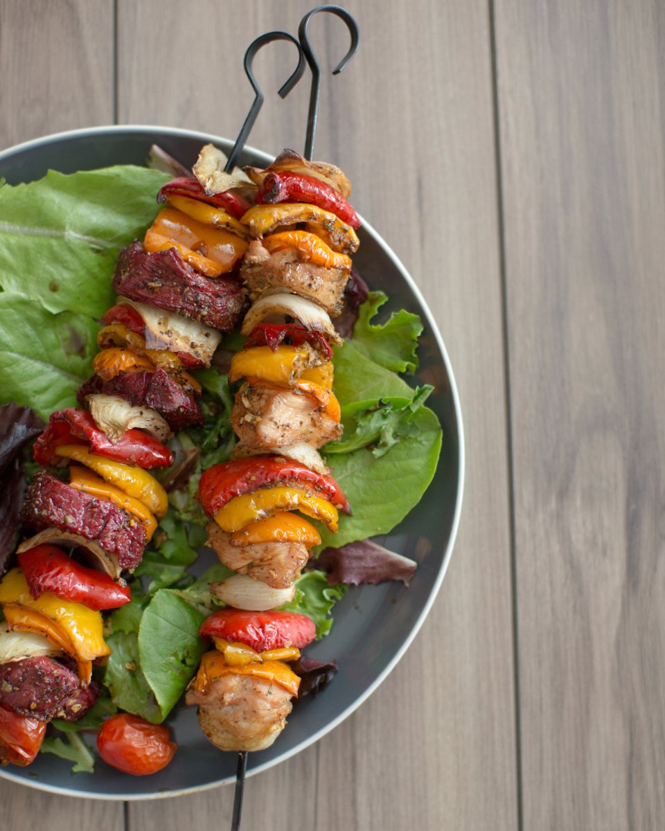 LouisianaGrills's tweet photo. 🔥 Grilled Chicken Kabobs that bring the flavor! 🍗🌶️ Perfect for your next BBQ night.
Tag us when you try it out! 🍴
#GrillLife #BBQGoals #ChickenKabobs #Louisianagrills #Recipes https://t.co/tJREVeZQDE