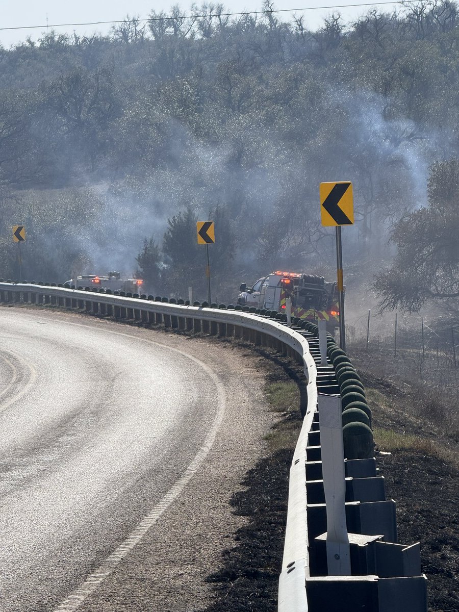 TDEM's tweet image. Firefighting efforts continue as local, state, &amp;amp; out of state firefighters work from the ground and air to contain the #CrabappleFire &amp;amp; other active wildfires across Texas.🚒

What You Can Do:
🔥Monitor Conditions
📋Make A Plan
🎒Pack A Go-Kit
📢Heed Guidance From Local Officials