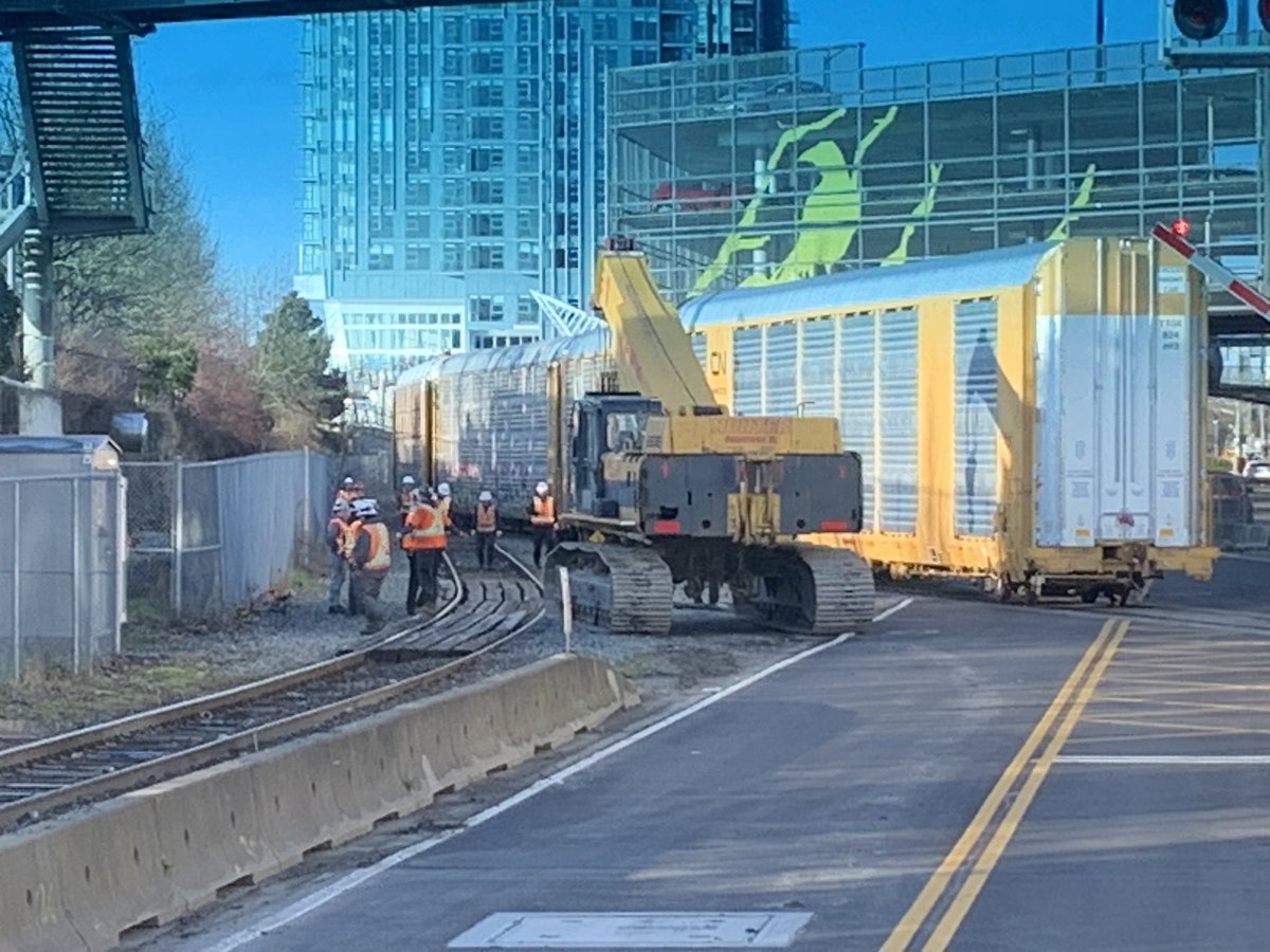 Andrew Sigalet (@asigalet) on Twitter photo <a href="/DangerOnAir/">Danger On Air</a> <a href="/NewsRadioVAN/">1130 NewsRadio Vancouver Traffic</a> Cranes are on site, The stuck traffic is at least able to get out now. <a href="/DangerOnAir/">Danger On Air</a> <a href="/NewsRadioVAN/">1130 NewsRadio Vancouver Traffic</a> Cranes are on site, The stuck traffic is at least able to get out now.