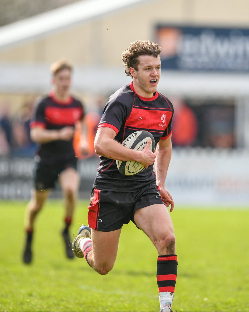 Schoolblazer tweet media