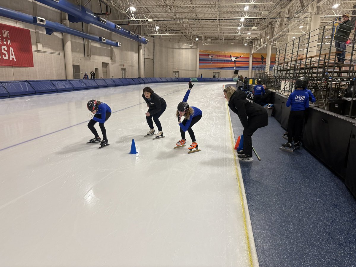 🎉 Happy Birthday to the legendary Bonnie Blair Cruikshank! 
Bonnie is not only a 5x Olympic Gold Medalist and speedskating icon, but also an incredible leader, mentor, and advocate for the skating community. As our Director of Community Outreach, she brings unmatched passion!!