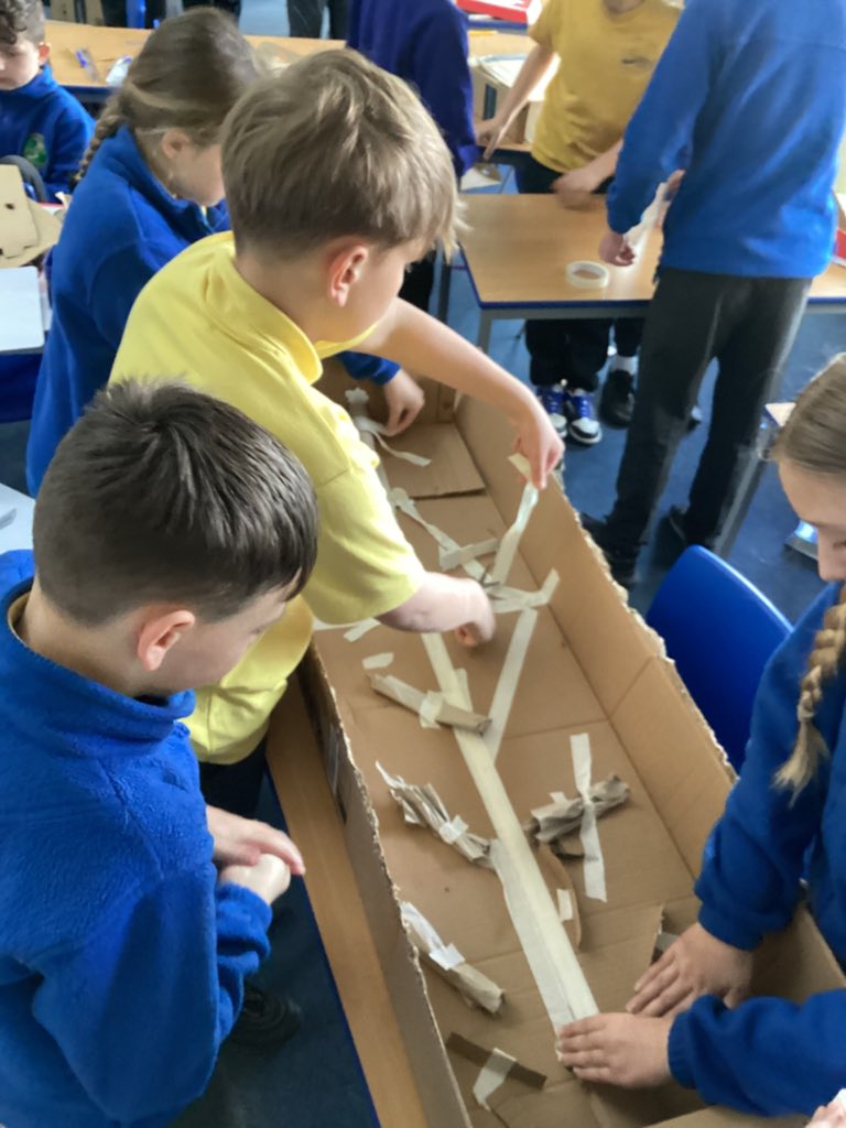 On Friday, we had a whole school STEM afternoon!
All classes designed and built a marble run out of recycled materials. We developed key skills such as problem solving, critical thinking and practical engineering as well as working on effective communication and teamwork!