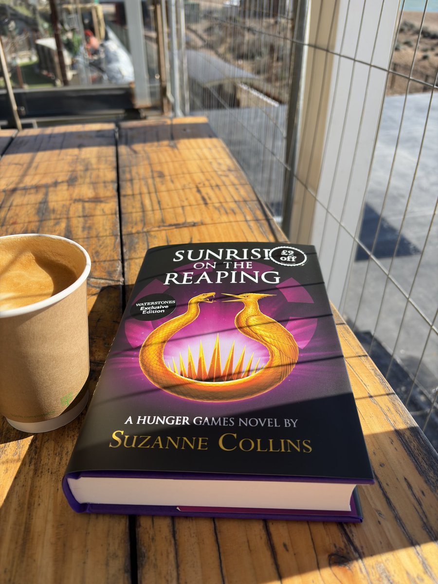 stef_ash_random's tweet image. Book acquired #sunriseonthereaping