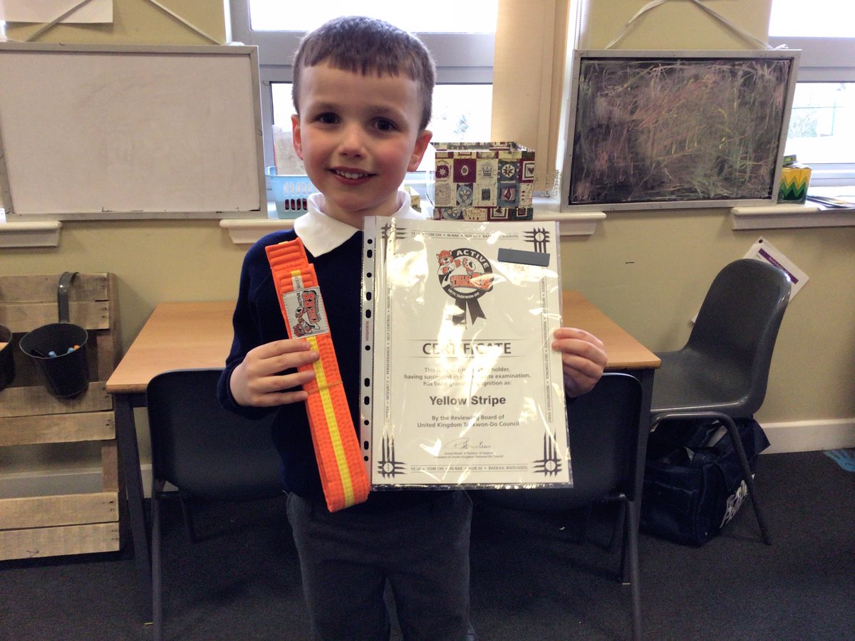 Congratulations to this P1 super star who earned a new belt at taekwondo 🌟