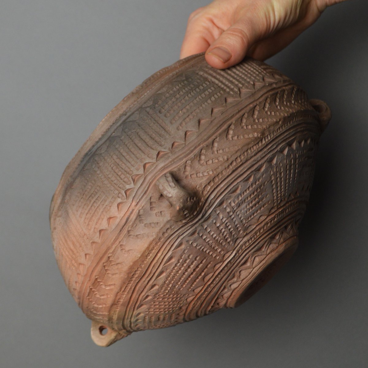 Handcrafted Replica Bronze Age Irish Bowl 
Inspired by a stunning find from Glebe Cairn, Kilmartin Glen, this Bronze Age food vessel reflects the artistry of an ancient people. Now, you can bring this history into your home.
🛒 Shop now: 👉 potted-history.co.uk/products/bronz…