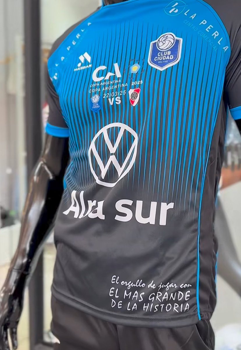 StatsMillo's tweet photo. 🚨 🏆 | La Camiseta de Ciudad Bolivar para jugar contra River 🐔

✍️ “El Orgullo de Jugar con el MÁS GRANDE DE LA HISTORIA” https://t.co/UWNZJmaMq8