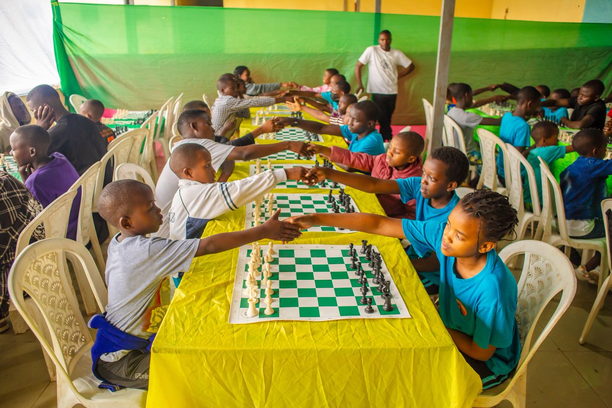 gaken2020's tweet photo. Happened this last weekend, the Love4Hope Chess Tournament took place in #MusanzeDistrict, Northern Province. Thanks to @thegiftofchess.
In total 72 players participated (56 players in U-16 section). 
Umutesi Marie Jeanne won the U-16. Ndayishimye Aimé won the >17 section. https://t.co/M64e1HCeXw