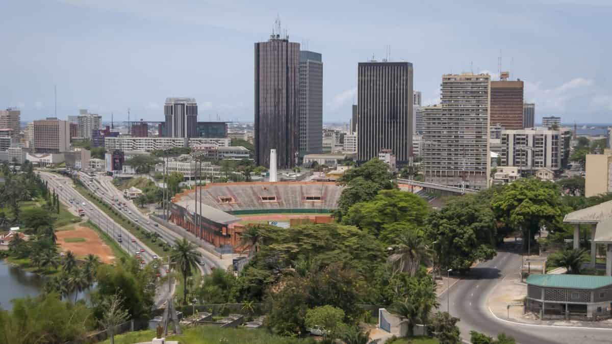 KessiyaCom's tweet photo. 🔴 Côte d’Ivoire : Une émission obligataire record marque l’histoire de l’#UEMOA

La #CIV225 a récemment réalisé une opération financière historique en émettant la plus importante obligation jamais enregistrée sur le…
 https://t.co/KHVUWcobtp
#Finances https://t.co/FgOnosTReb