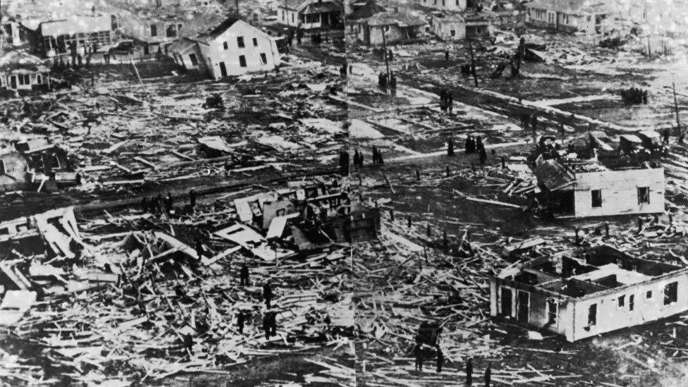 jcr2194's tweet photo. Today marks the 100 anniversary of the deadliest tornado ever recorded in US history. On March 18, 1925, nearly 700 people lost their lives from the Tri-state tornado. This tragedy should never be forgotten as some like this can happen again.

#tristatetornado #Tornado #History https://t.co/bwrkFhFPun