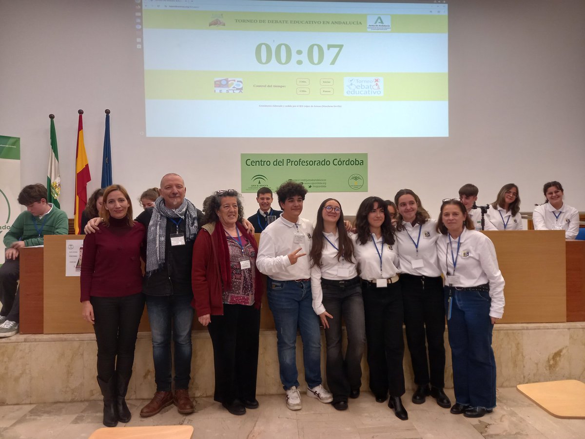 Acabamos esta jornada del Torneo de Debate en su fase provincial "Debates Plurilingües de Andalucía" con las finales en inglés y francés en el <a href="/cepcordoba/">CEP Córdoba</a>. Se alzan como ganadores en inglés el IES <a href="/angeldesaavedra/">IES. Ángel de Saavedra</a>  y en francés el IES Maimónides. Enhorabuena a ambos centros.