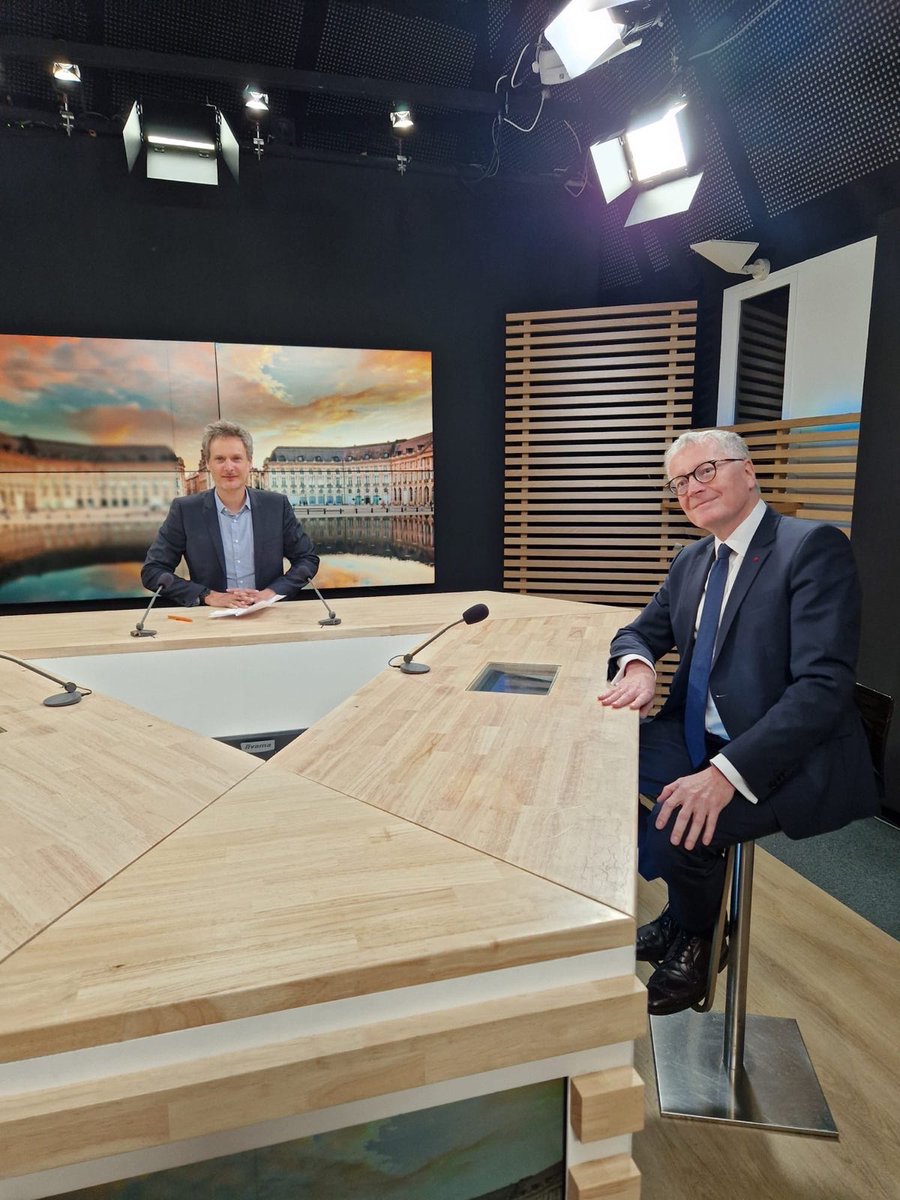 Ambassadeur Stephan Steinlein (@ambdeenfr) on Twitter photo Merci <a href="/PrefAquitaine33/">Préfet Nouvelle-Aquitaine et Gironde</a>, <a href="/al_rousset/">Alain Rousset</a> et à son équipe, ainsi qu’<a href="/ADEAF_nationale/">Adeaf</a> et <a href="/NathalieLanzi/">Nathalie Lanzi</a> pour cette 2e belle journée en Nouvelle-Aquitaine. Elle s’achève sur un débat avec les étudiant(e)s de <a href="/ScPoBx/">Sciences Po Bordeaux</a>. Plus d’impressions ce soir sur <a href="/tv7_sudouest/">TV7</a> et demain dans <a href="/sudouest/">Sud Ouest</a>! Merci <a href="/PrefAquitaine33/">Préfet Nouvelle-Aquitaine et Gironde</a>, <a href="/al_rousset/">Alain Rousset</a> et à son équipe, ainsi qu’<a href="/ADEAF_nationale/">Adeaf</a> et <a href="/NathalieLanzi/">Nathalie Lanzi</a> pour cette 2e belle journée en Nouvelle-Aquitaine. Elle s’achève sur un débat avec les étudiant(e)s de <a href="/ScPoBx/">Sciences Po Bordeaux</a>. Plus d’impressions ce soir sur <a href="/tv7_sudouest/">TV7</a> et demain dans <a href="/sudouest/">Sud Ouest</a>!