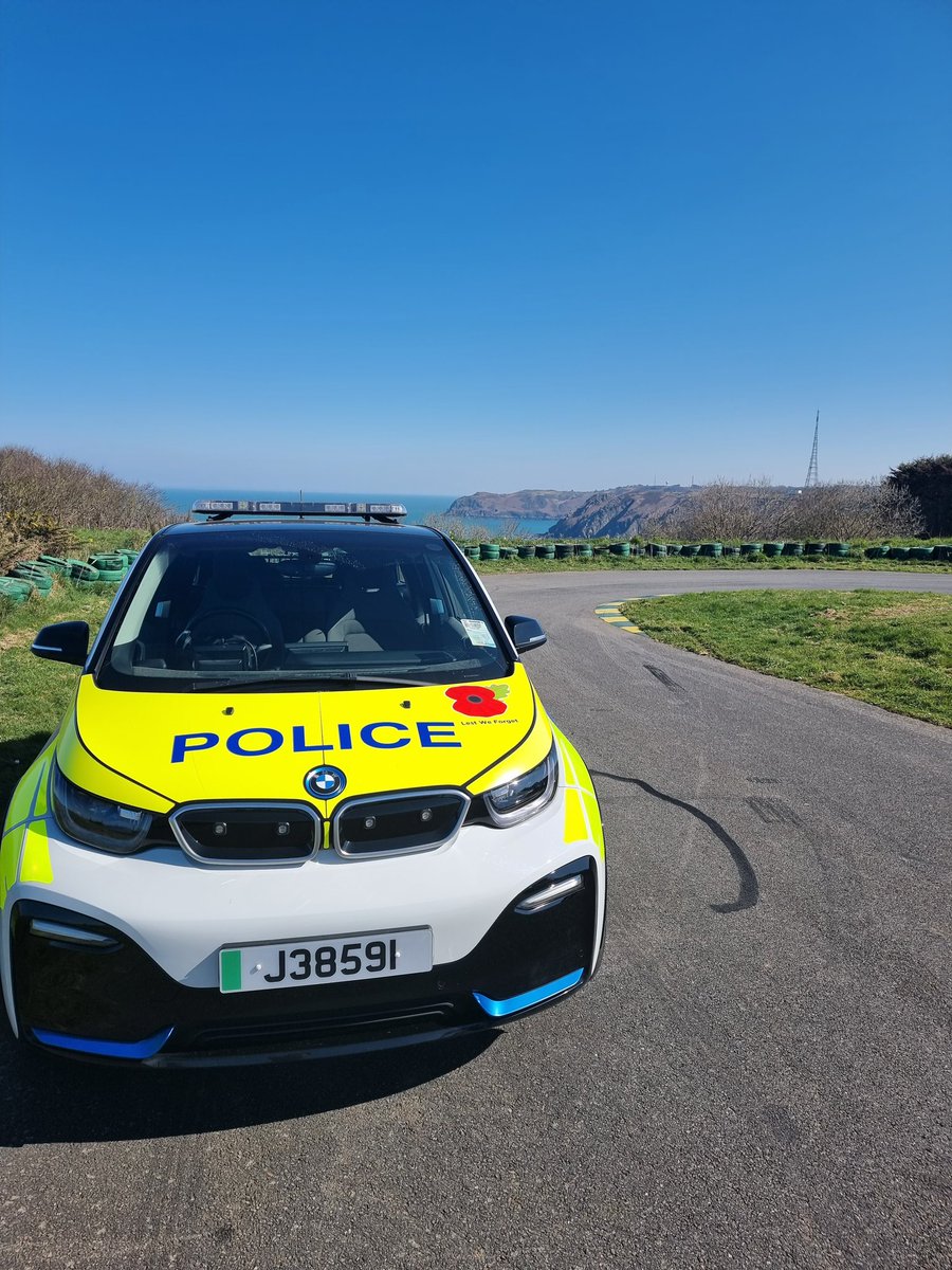 St John's Community Police Officer tweet media