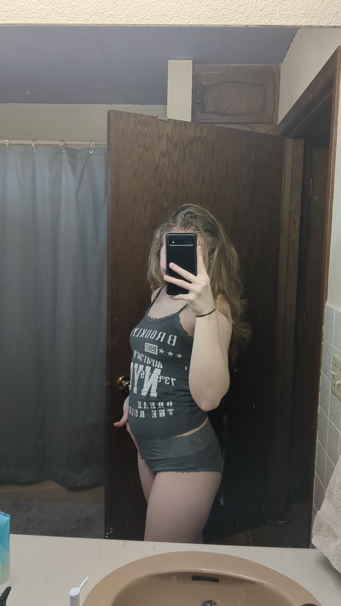 VladAndVal25's tweet photo. Live on CB hun https://t.co/zkdENuslhS