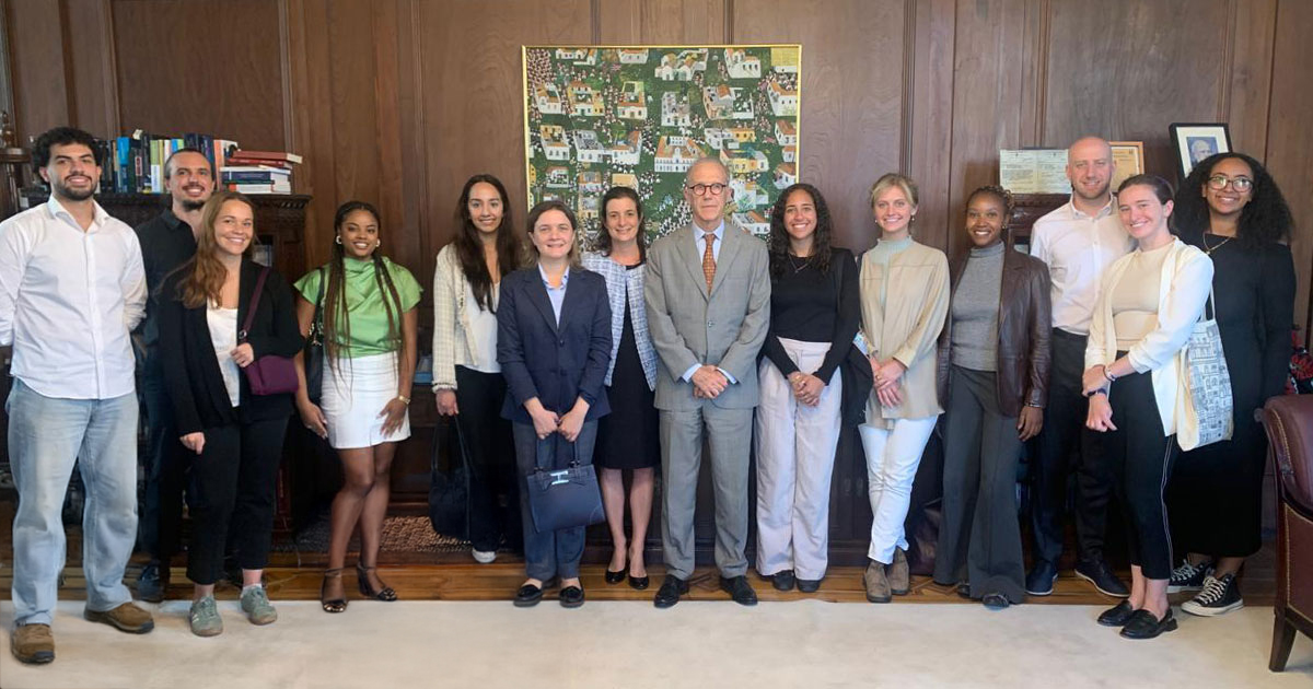 This week, students in the NYU Law Study Abroad program in Buenos Aires took a private tour of the Argentine Supreme Court, where they had the opportunity to meet with Justice Carlos Rosenkrantz, a former NYU Global Law professor.