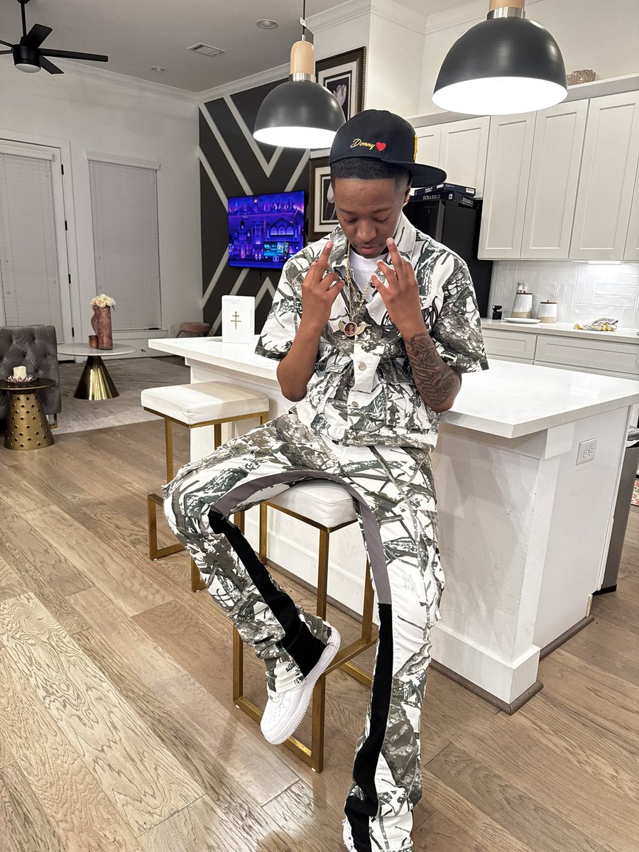 donnrichy tweet media