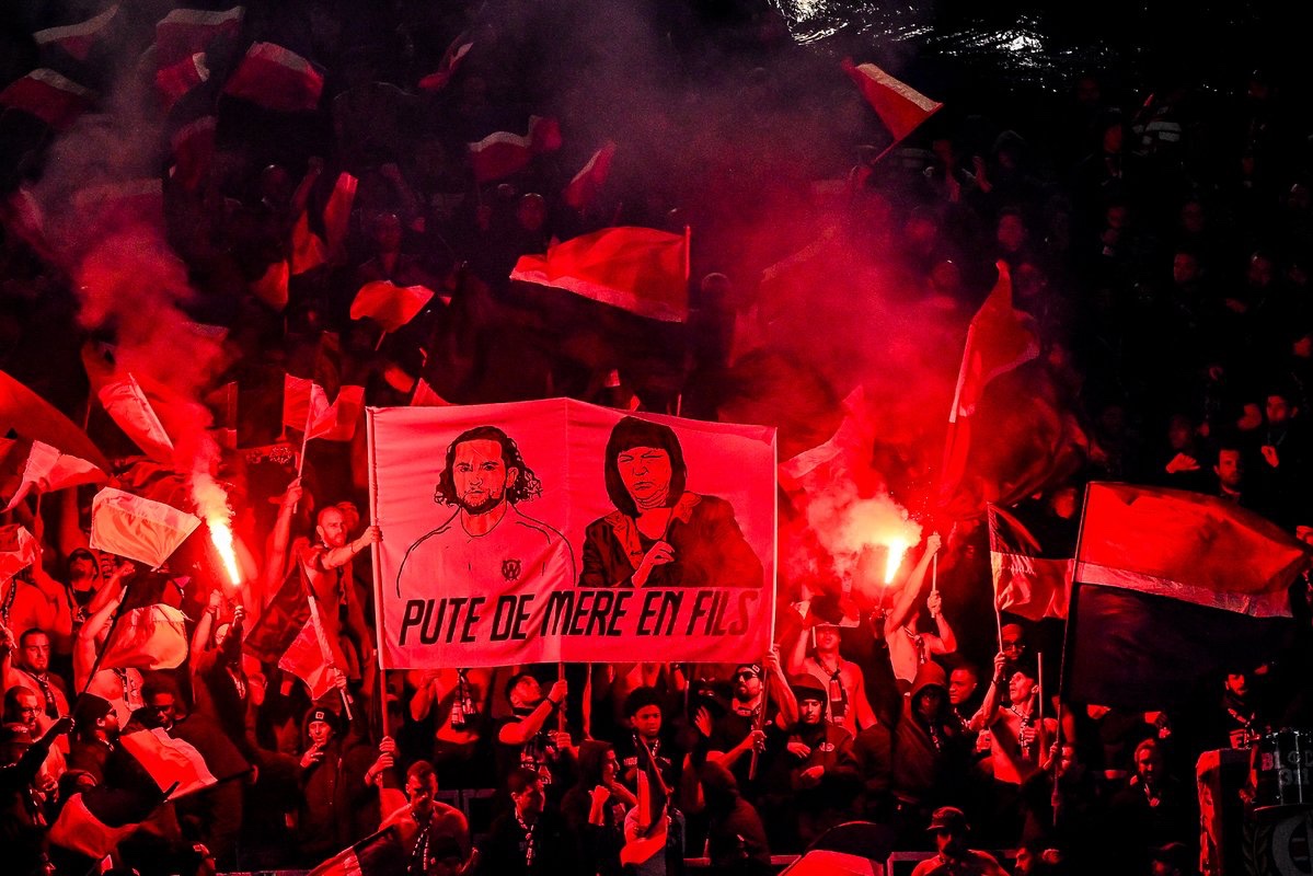 🚨 « 𝗠𝗼𝗶, 𝗰𝗲 𝗾𝘂𝗶 𝗺𝗲 𝗰𝗵𝗼𝗾𝘂𝗲, 𝗰’𝗲𝘀𝘁 𝗾𝘂𝗲 𝘁𝗼𝘂𝘁 𝗰𝗲 𝗽𝗮𝘁𝗮𝗾𝘂𝗲̀𝘀 𝗻’𝗮 𝗽𝗮𝘀 𝗲́𝘁𝗲́ 𝗳𝗮𝗶𝘁 𝗾𝘂𝗮𝗻𝗱 𝗰’𝗲́𝘁𝗮𝗶𝘁 𝗰𝗼𝗻𝘁𝗿𝗲 𝗕𝗿𝗮𝗱𝗹𝗲𝘆 𝗕𝗮𝗿𝗰𝗼𝗹𝗮 »

Un supporter du PSG, membre du CUP, juge disproportionnée la polémique autour des